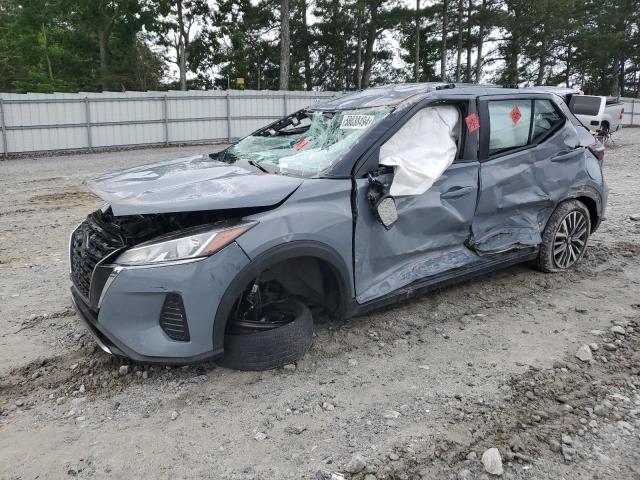  Salvage Nissan Kicks