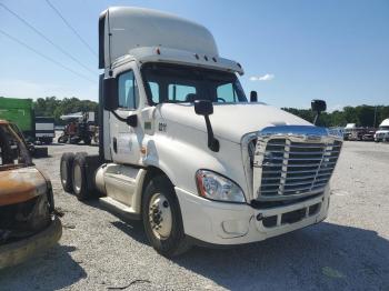  Salvage Freightliner Cascadia 1