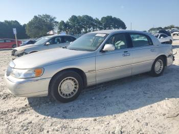  Salvage Lincoln Towncar