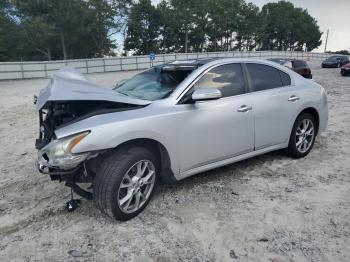  Salvage Nissan Maxima