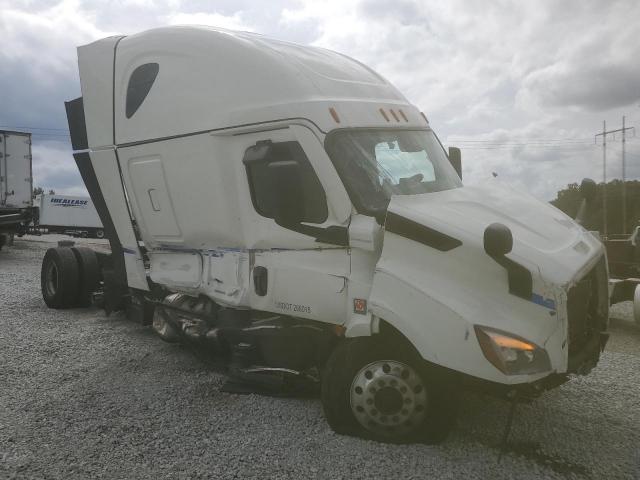  Salvage Freightliner Cascadia 1