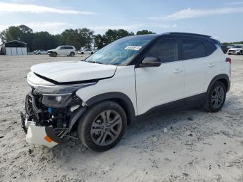  Salvage Kia Seltos