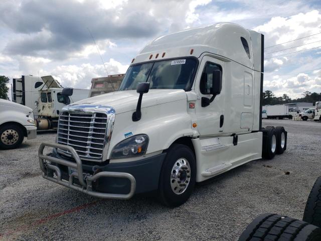  Salvage Freightliner Cascadia 1