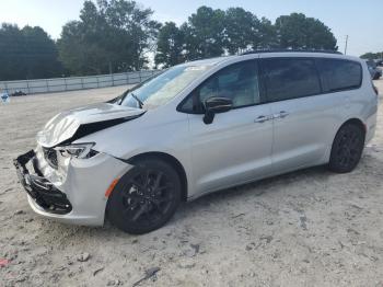  Salvage Chrysler Pacifica