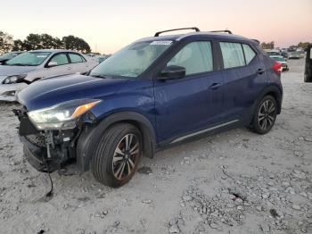  Salvage Nissan Kicks