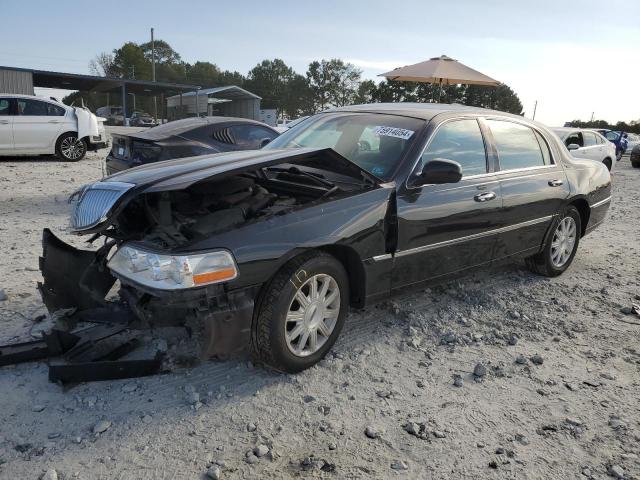  Salvage Lincoln Towncar