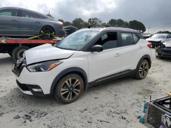  Salvage Nissan Kicks