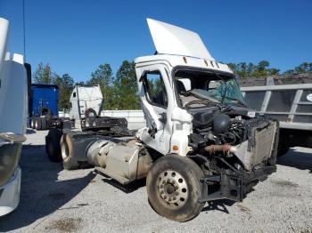  Salvage Freightliner Cascadia 1