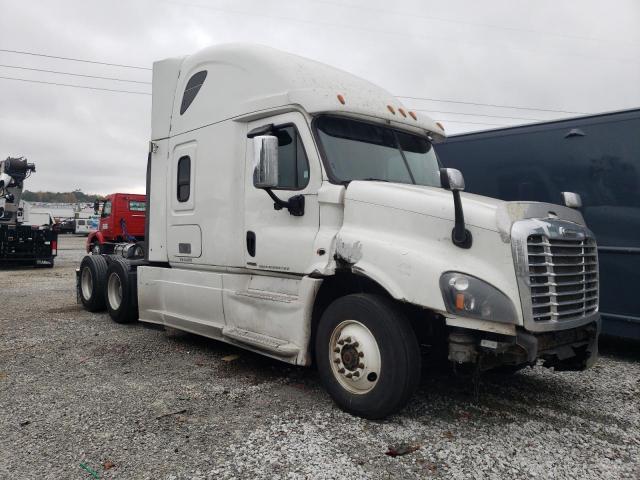  Salvage Freightliner Cascadia 1