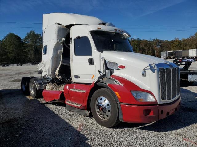  Salvage Peterbilt 579