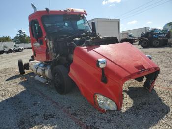  Salvage Freightliner Cascadia 1