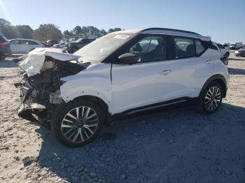  Salvage Nissan Kicks