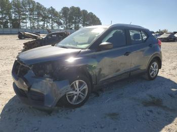  Salvage Nissan Kicks