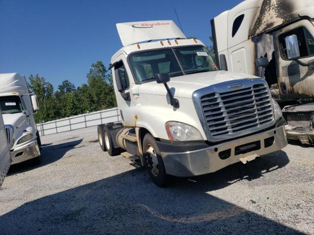  Salvage Freightliner Cascadia 1