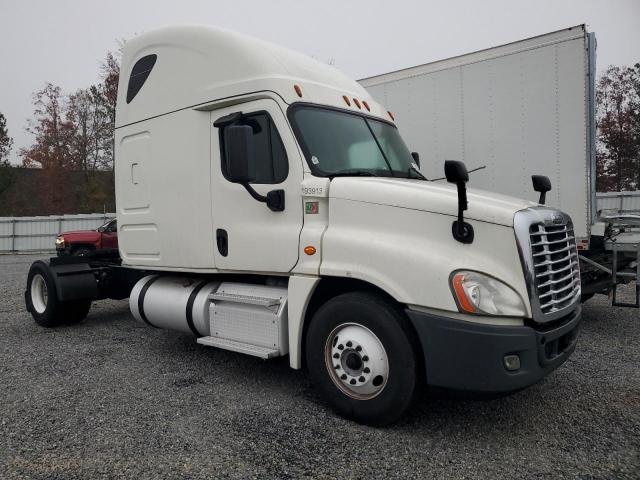  Salvage Freightliner Cascadia 1