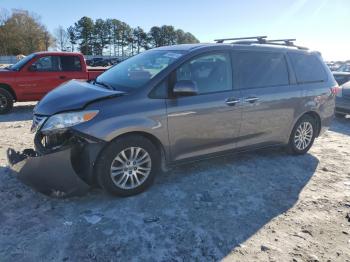  Salvage Toyota Sienna