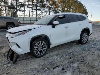  Salvage Toyota Highlander