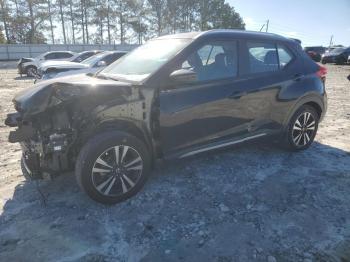  Salvage Nissan Kicks