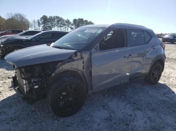  Salvage Nissan Kicks