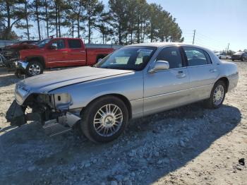  Salvage Lincoln Towncar