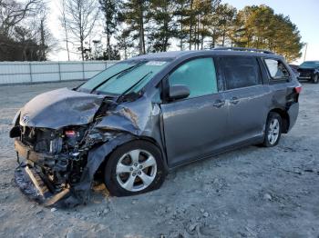  Salvage Toyota Sienna