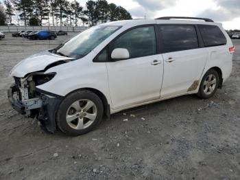  Salvage Toyota Sienna