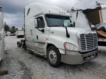  Salvage Freightliner Cascadia 1