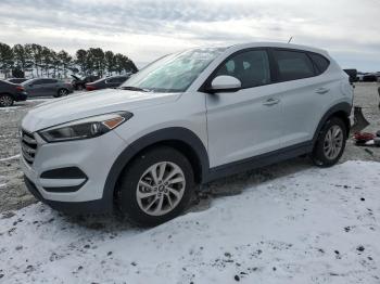  Salvage Hyundai TUCSON