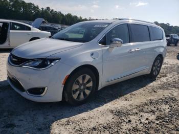  Salvage Chrysler Pacifica