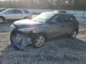  Salvage Nissan Kicks