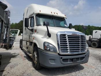  Salvage Freightliner Cascadia 1