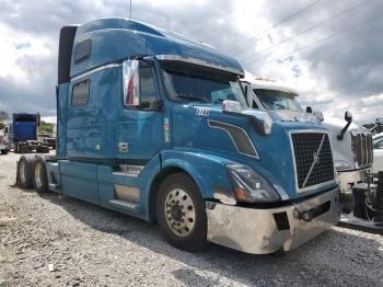  Salvage Volvo Vnl