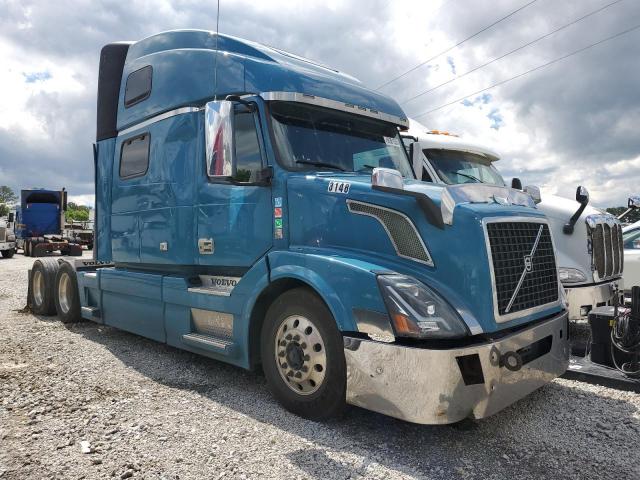  Salvage Volvo Vnl