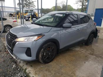  Salvage Nissan Kicks