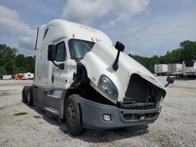  Salvage Freightliner Cascadia 1