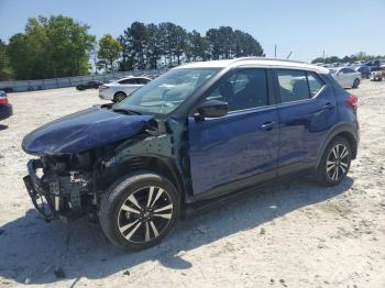  Salvage Nissan Kicks