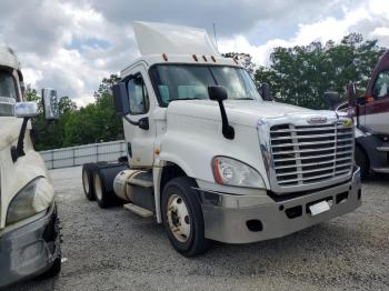  Salvage Freightliner Cascadia 1