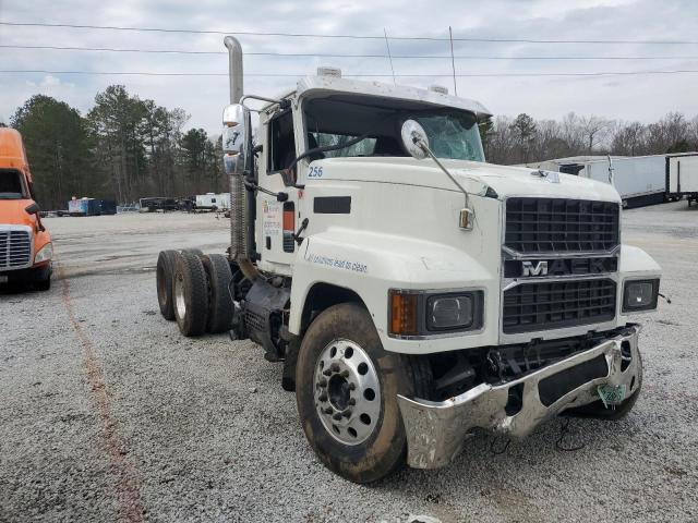  Salvage Mack Pinnacle