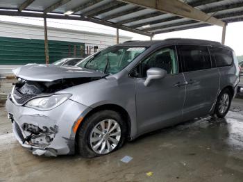  Salvage Chrysler Pacifica