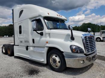  Salvage Freightliner Cascadia 1