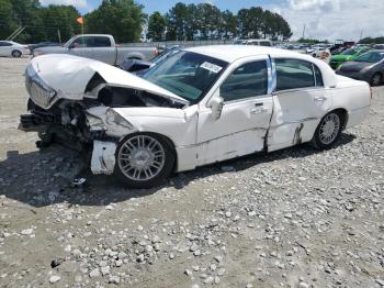  Salvage Lincoln Towncar