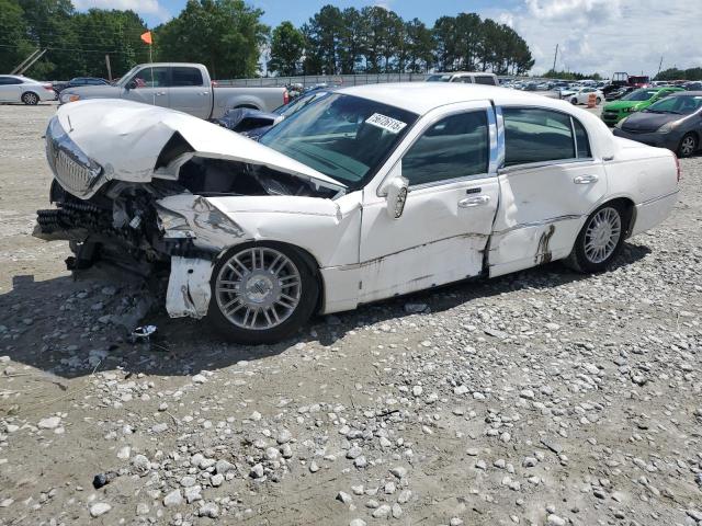  Salvage Lincoln Towncar