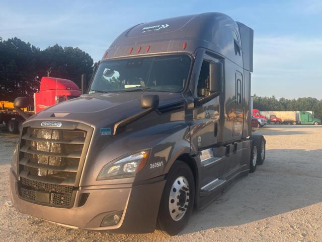  Salvage Freightliner Cascadia 1