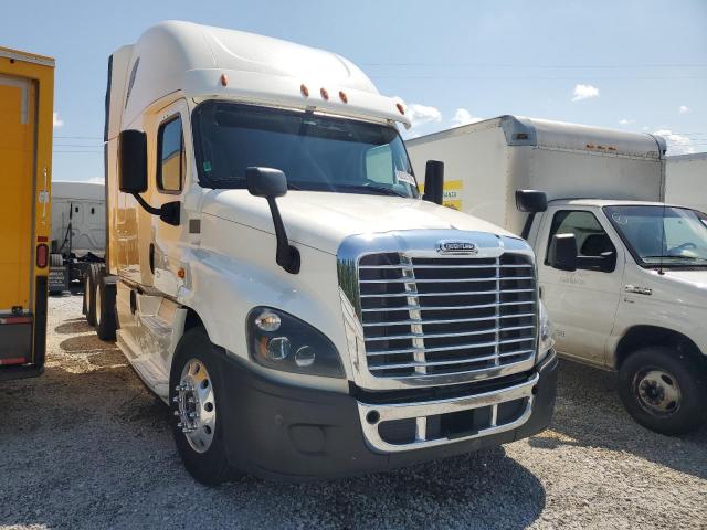  Salvage Freightliner Cascadia 1