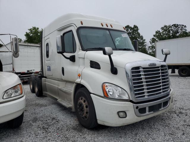  Salvage Freightliner Cascadia 1