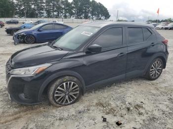  Salvage Nissan Kicks