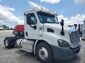  Salvage Freightliner Cascadia 1