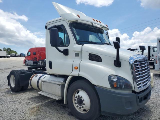  Salvage Freightliner Cascadia 1