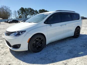  Salvage Chrysler Pacifica