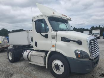  Salvage Freightliner Cascadia 1